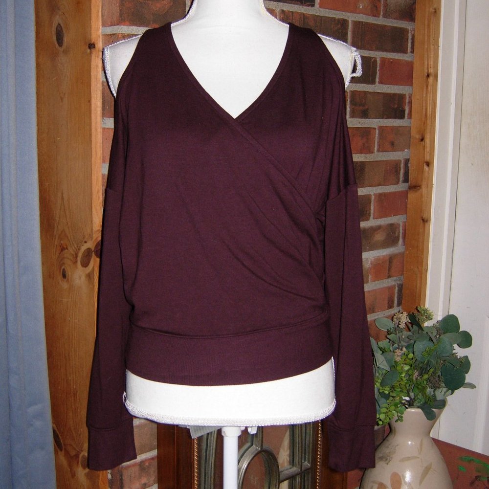 Express Cross Over Top XS NEW WITH TAG
